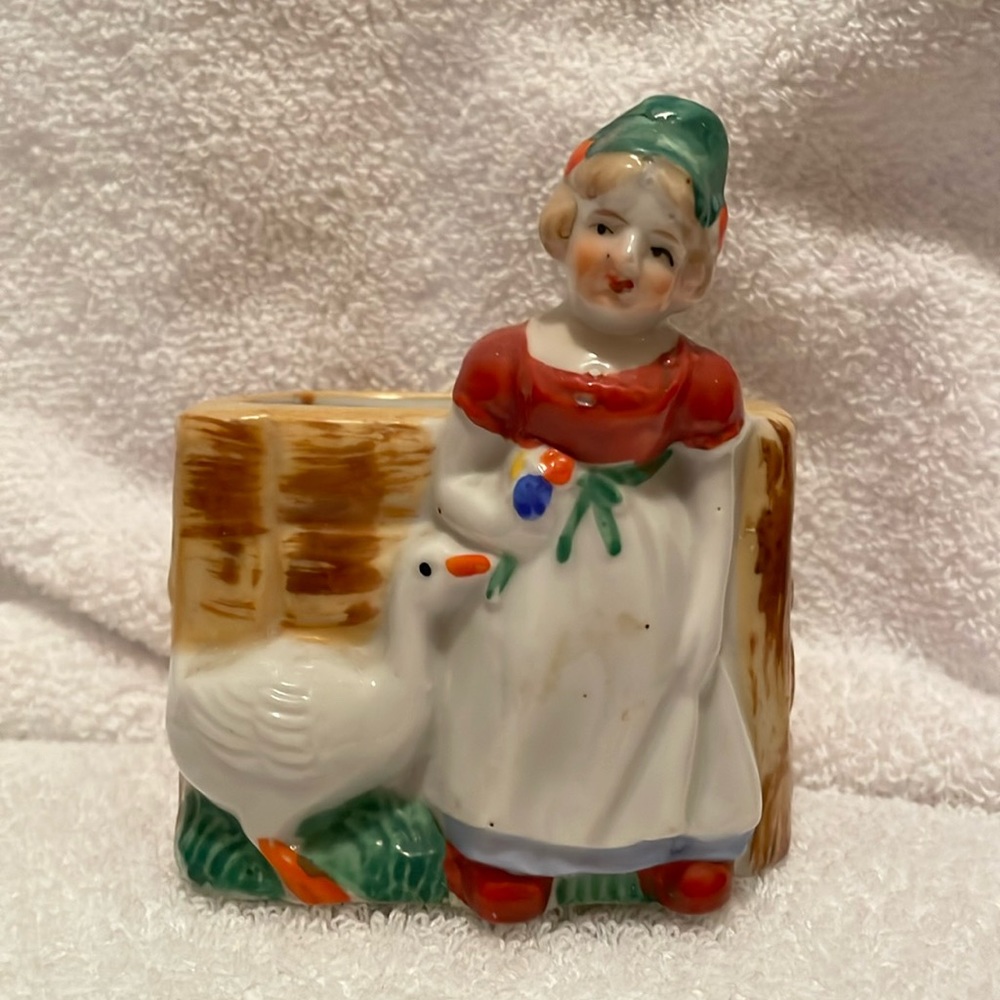 Vintage Goose Girl Catch All